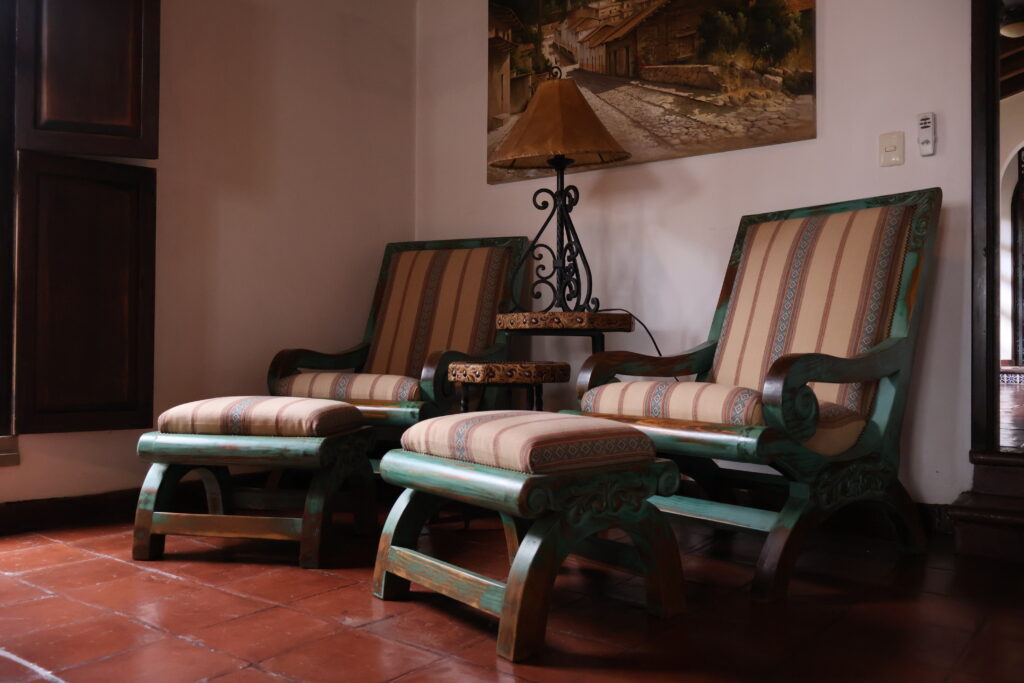 muebles exclusivos con arte mexicano