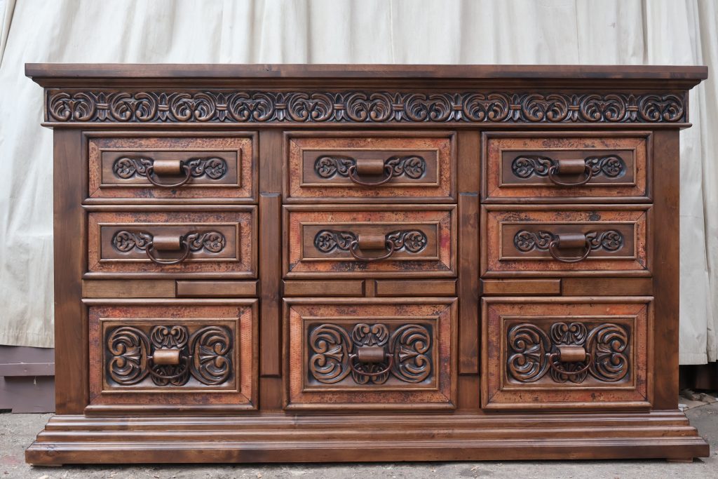 el arte de la escultura en la fabricacion de muebles